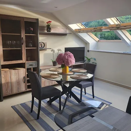 Apartment Atico El Cueton